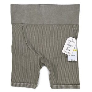 Hippie Rose Juniors' Seamless High-Waisted Biker Shorts Tea Size Medium NWT